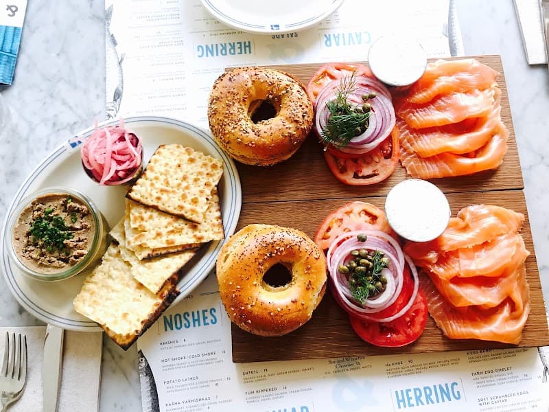 Russ & Daughters Cafe